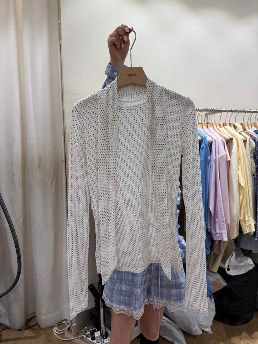 AUVERFIT韓國直郵女士新品熱賣人氣時尚襯衫蕾絲衫含圍巾AUVERFIT襯衫/蕾絲衫