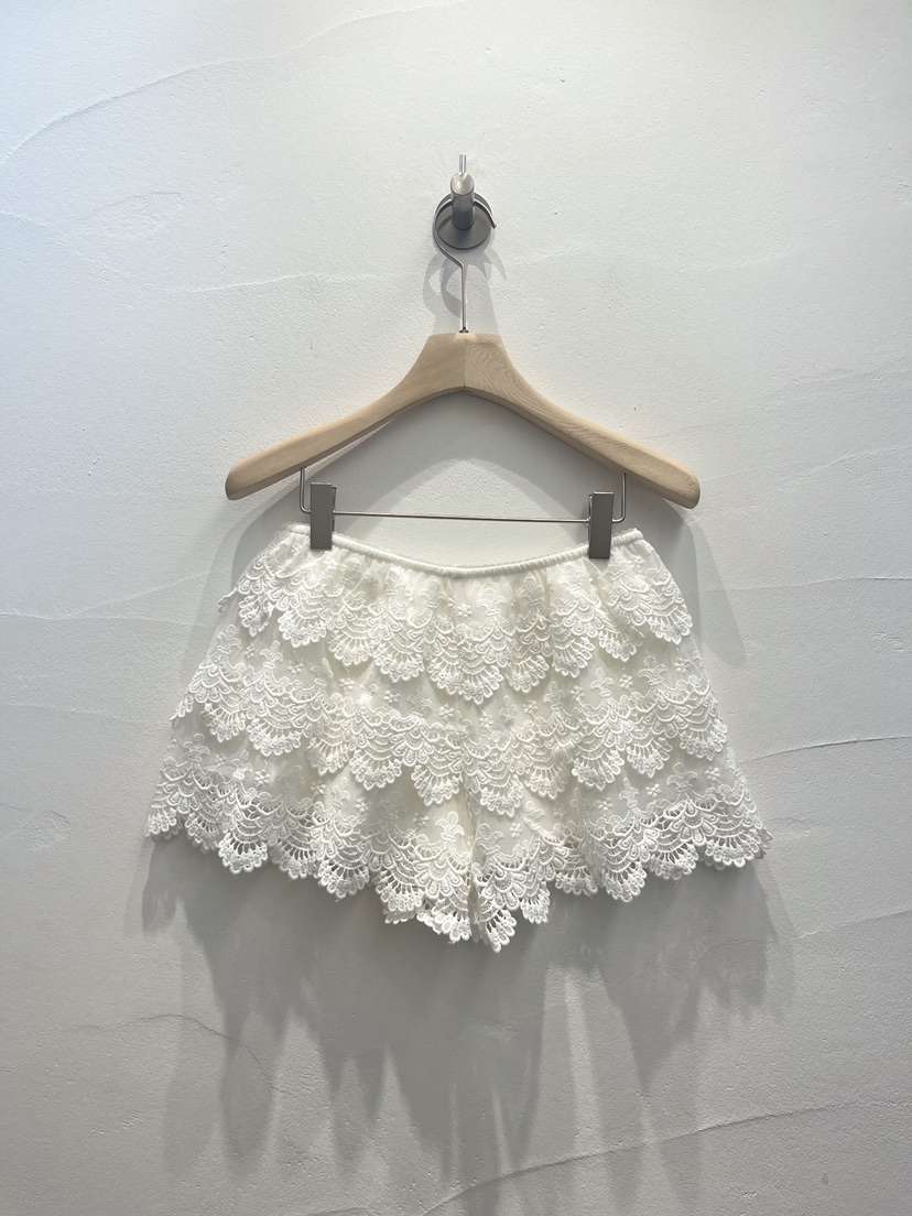 BROWN PAPER-S韓國東大門直郵女裝新品時尚職業短褲蕾絲花BROWN PAPER-S短褲