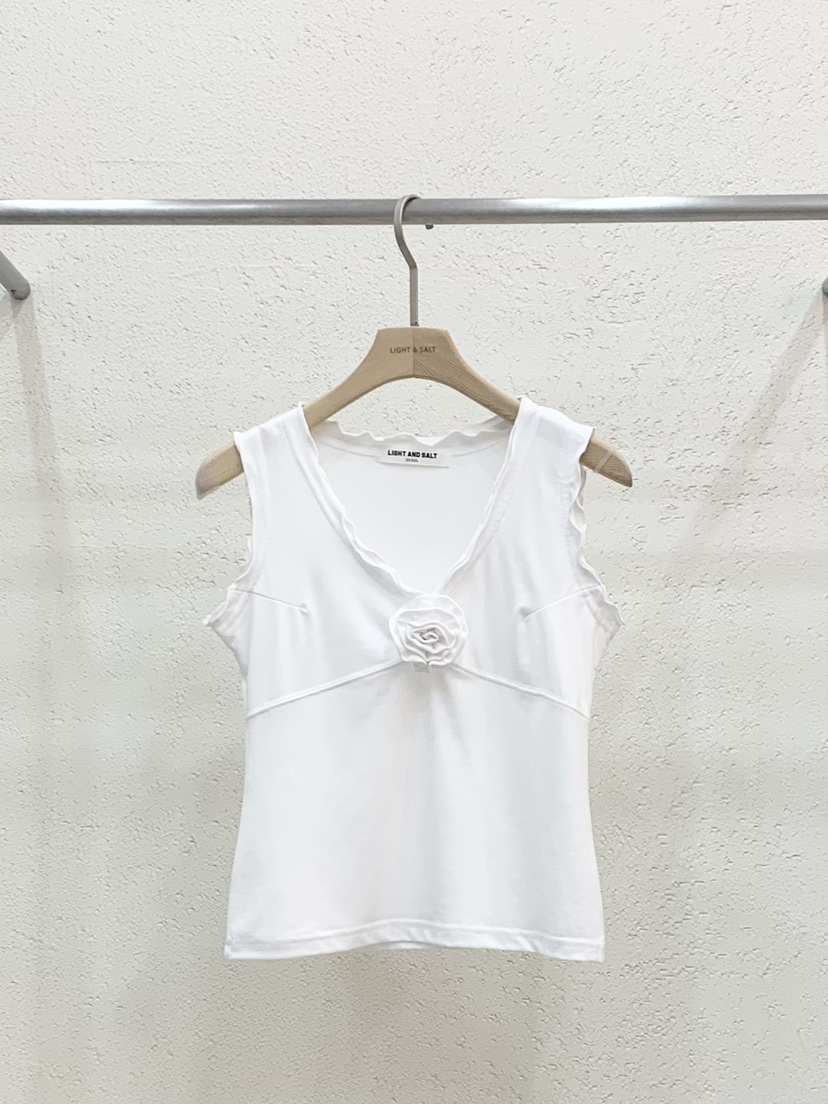 LIGHT AND SALT韓國東大門代購女裝新品26春夏吊帶背心含胸花LIGHT AND SALT吊帶/背心