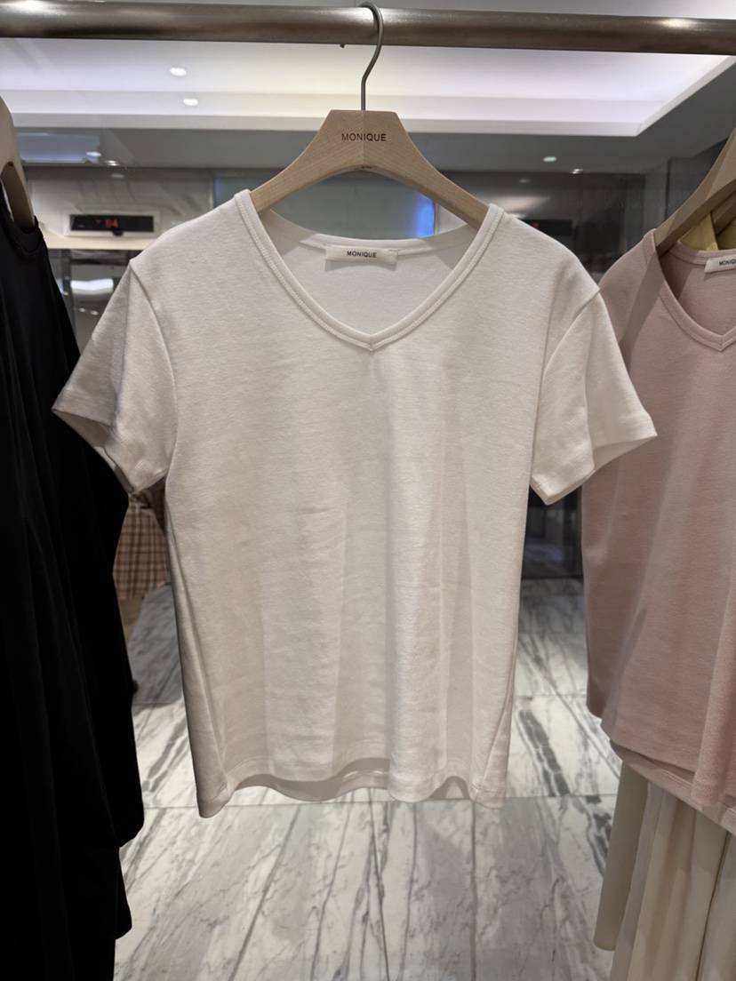 MONIQUE韓國東大門直郵女裝新款職業時尚休閑熱賣推薦T恤V領MONIQUET恤