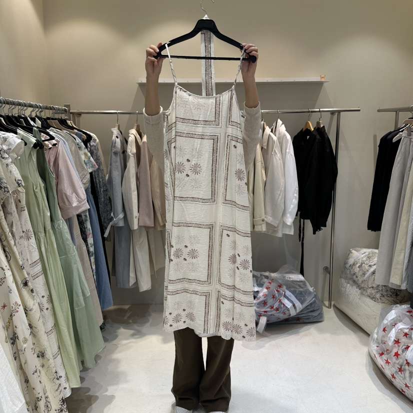 HER/PLAYLIST韓國東大門直郵女裝新品休閑時尚連衣裙含腰帶HER/PLAYLIST連衣裙