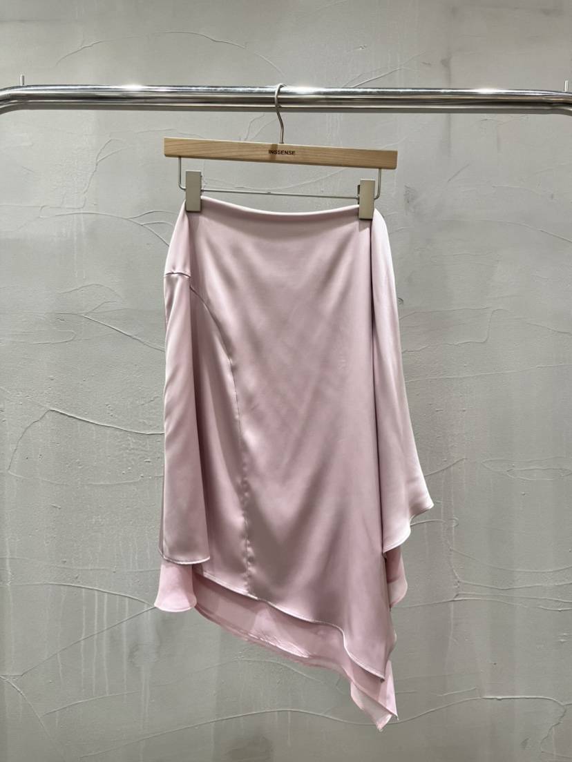 INSSENSE-A韓國直郵女士新品推薦半身裙中短裙不對稱緞面INSSENSE-A半身裙/中短裙