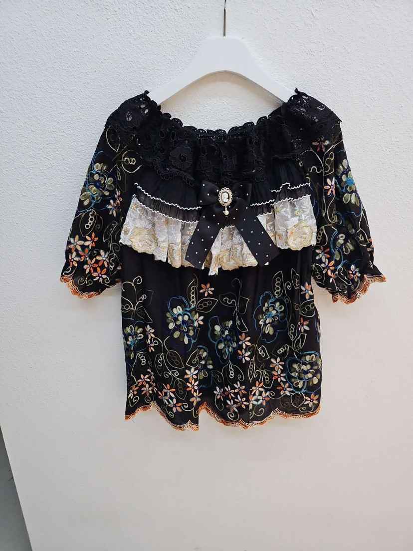 REDPIG韓國東大門直郵女裝新品26春夏熱賣襯衫蕾絲衫刺繡Red Pig襯衫/蕾絲衫