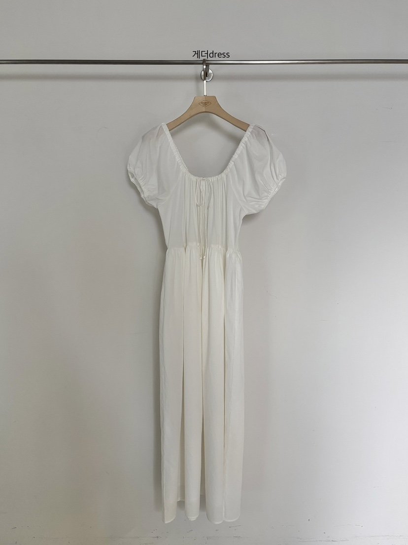 VERGAMOT韓國東大門代購女士新款時尚人氣熱賣連衣裙褶皺VERGAMOT連衣裙