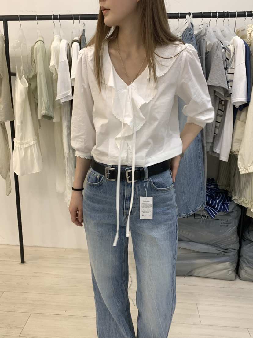 CEDARWOOD東大門實拍女裝新品真品時尚人氣襯衫蕾絲衫蕾絲CEDAR WOOD襯衫/蕾絲衫