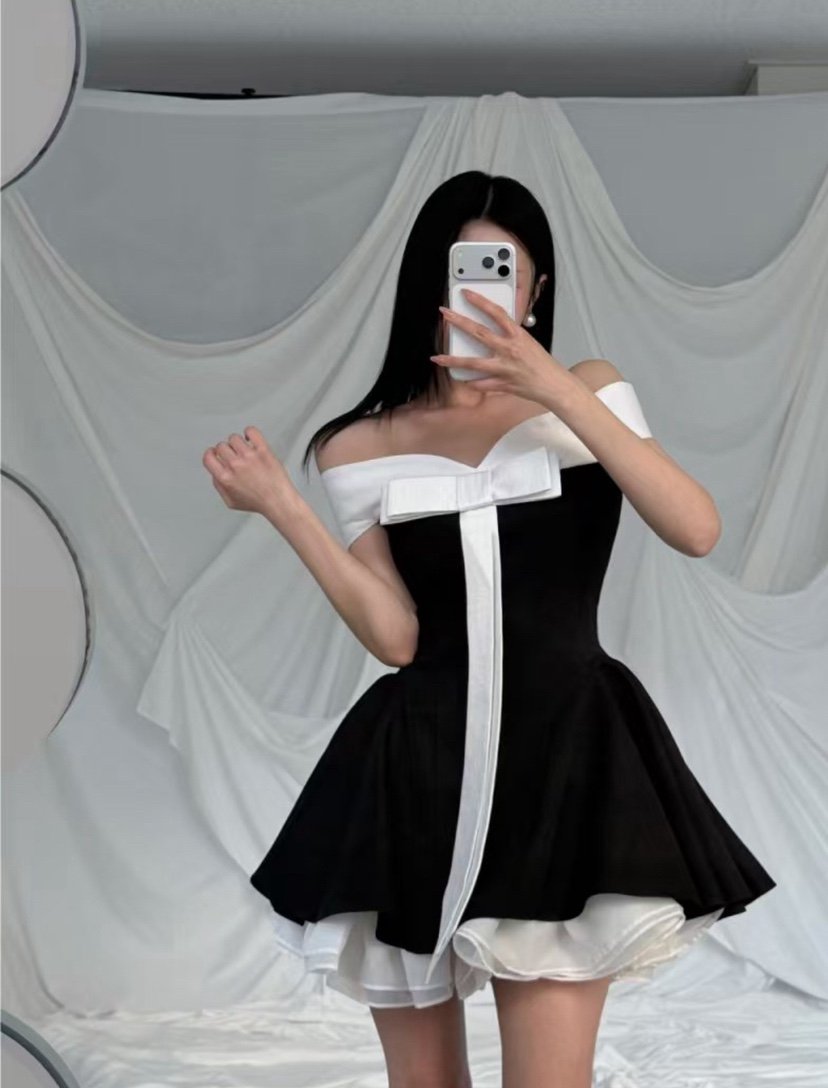 TYCHE韓國直郵女士新款人氣熱賣26春夏時尚推薦連衣裙撞色TYCHE連衣裙