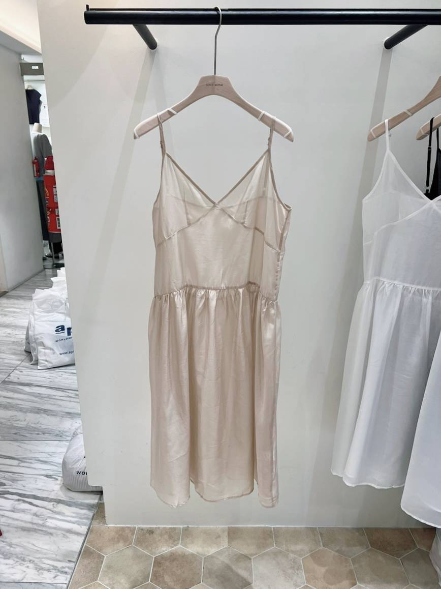 LOVE ROSIE韓國代購女裝新品時尚熱賣推薦26春夏連衣裙透視LOVE ROSIE連衣裙