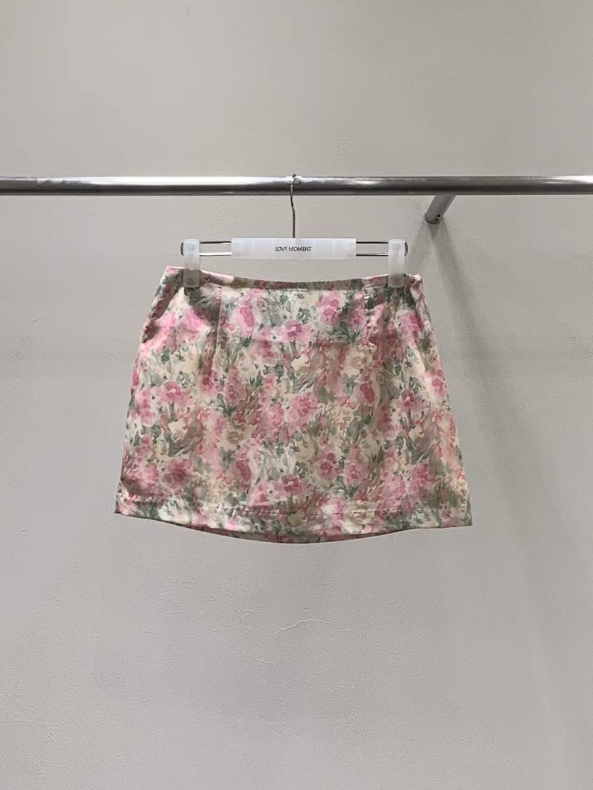 LOVE MOMENT東大門代購女士新品推薦時尚職業休閑短裙花朵LOVE MOMENT短裙