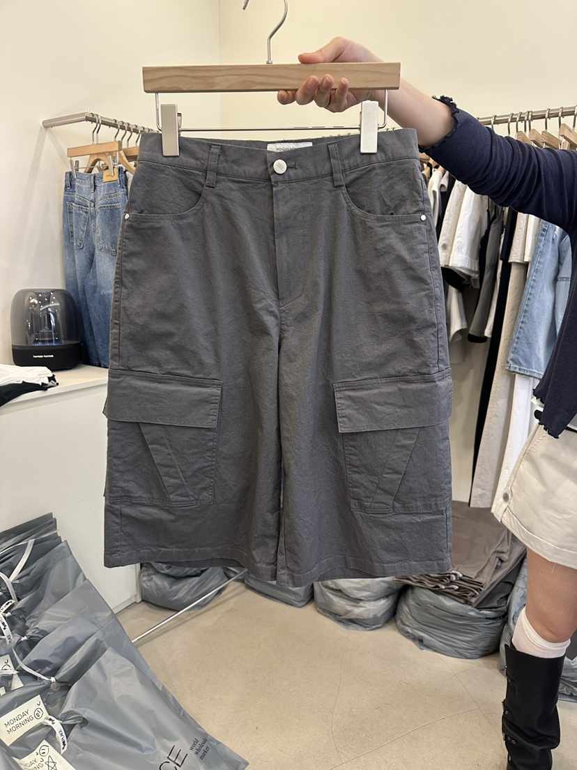 MONDAYMORING韓國東大門代購女士新款推薦人氣熱賣時尚短褲MONDAYMORING短褲