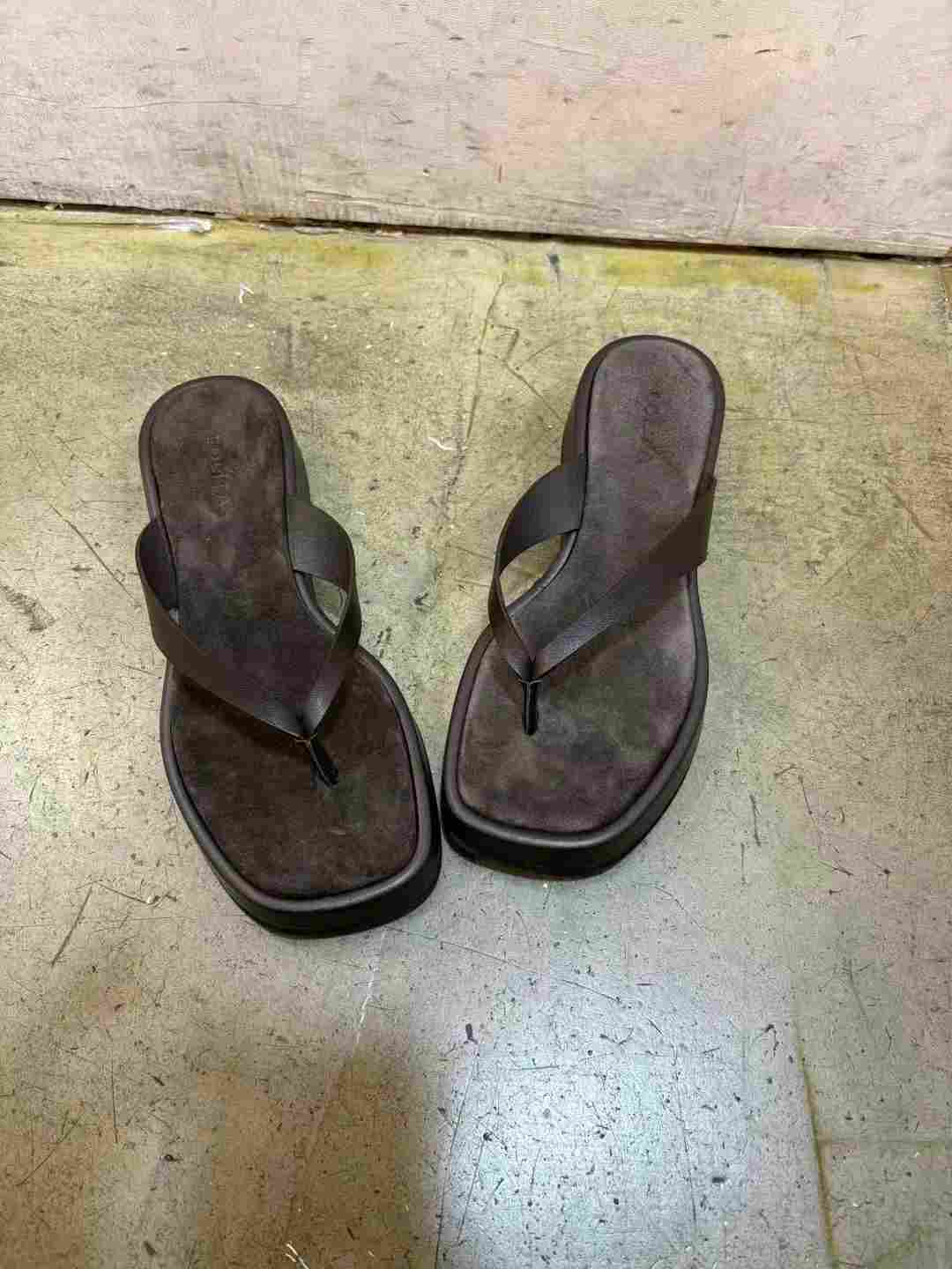 LOLITA韓國東大門直郵女士新品熱賣推薦人氣26春夏涼鞋拖鞋LOLITA涼鞋/拖鞋