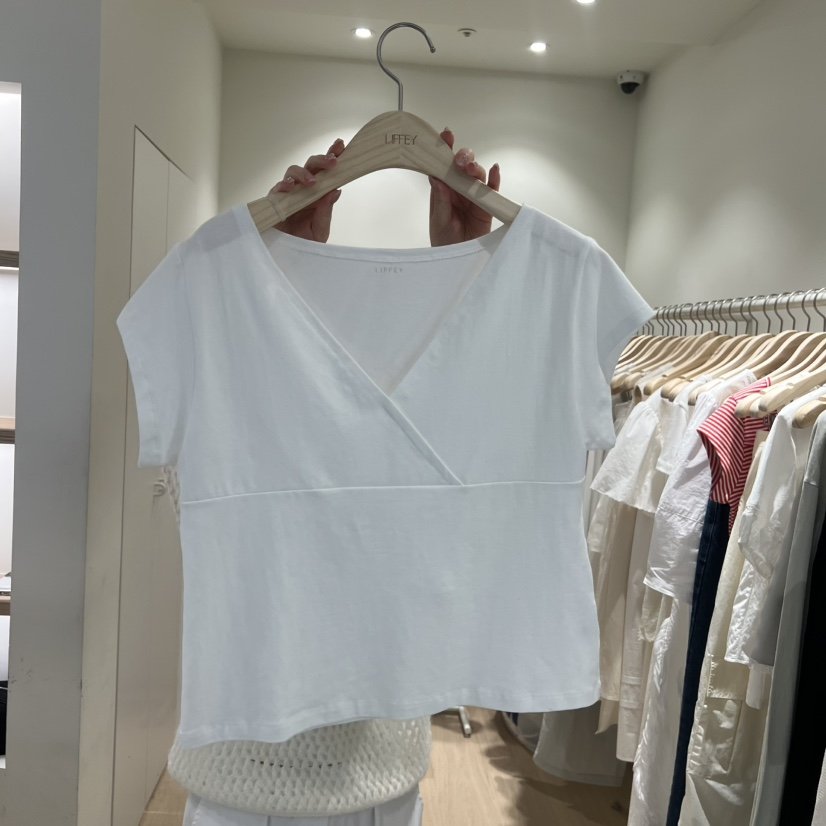 LIFFEY韓國東大門直郵女士新品休閑熱賣26春夏推薦T恤V領LIFFEYT恤