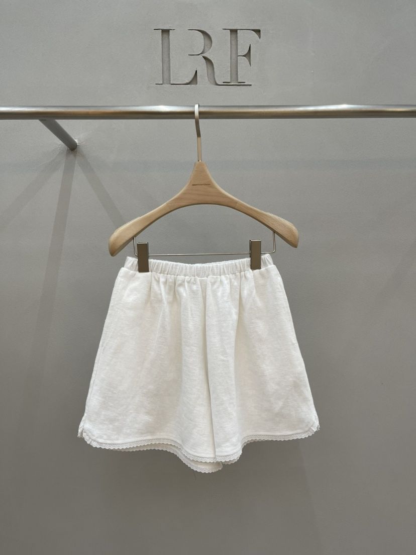 PLUS HONG-P韓國東大門直郵女裝新品推薦時尚短褲蕾絲亞麻LORA FAMILY/PLUS HONG短褲