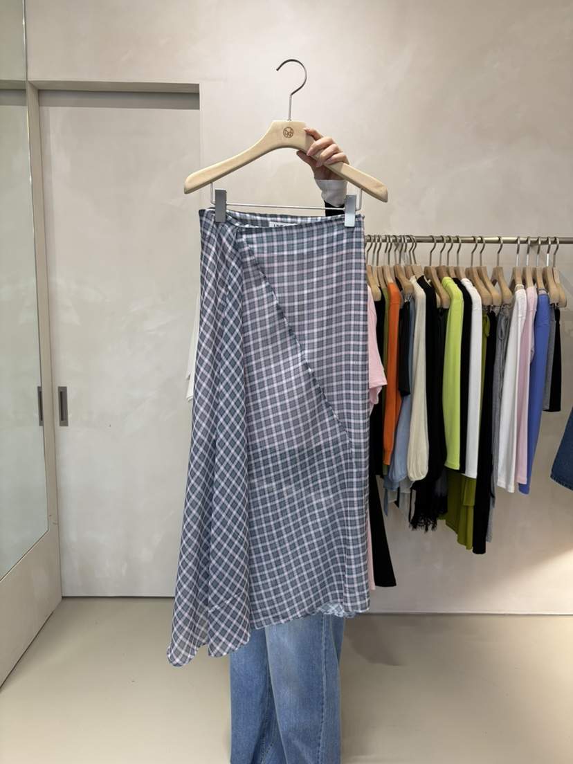 LIVE AID-P韓國直郵女裝新款26春夏人氣休閑時尚長裙格子LIVE AID-P長裙