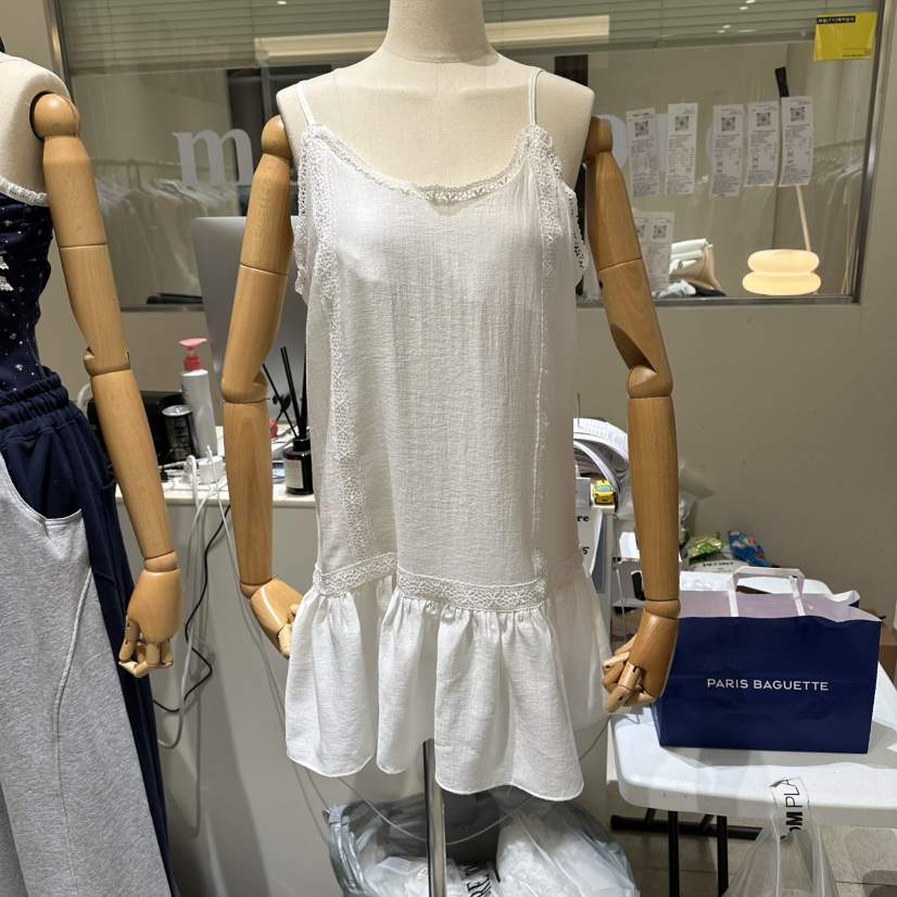 MOREMORE韓國直郵女裝新品26春夏時尚職業推薦連衣裙蕾絲more more連衣裙