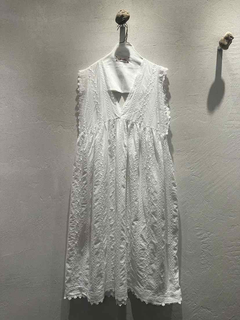 AT NOTE韓國直郵女士新款熱賣職業推薦休閑連衣裙V領多層AT NOTE連衣裙