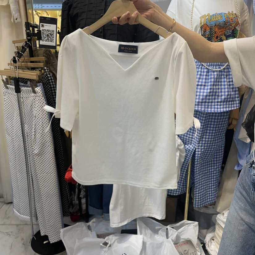 BUTTU/10 OCLOCK韓國直郵女裝新品推薦休閑職業T恤絲帶BUTTU/10 OCLOCKT恤