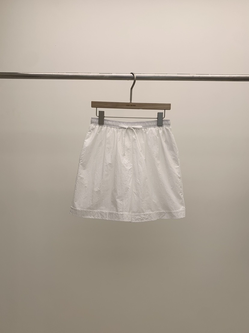 ONE MONE韓國東大門直郵女士新品人氣熱賣職業時尚26春夏，26夏季短褲ONE MONE短褲