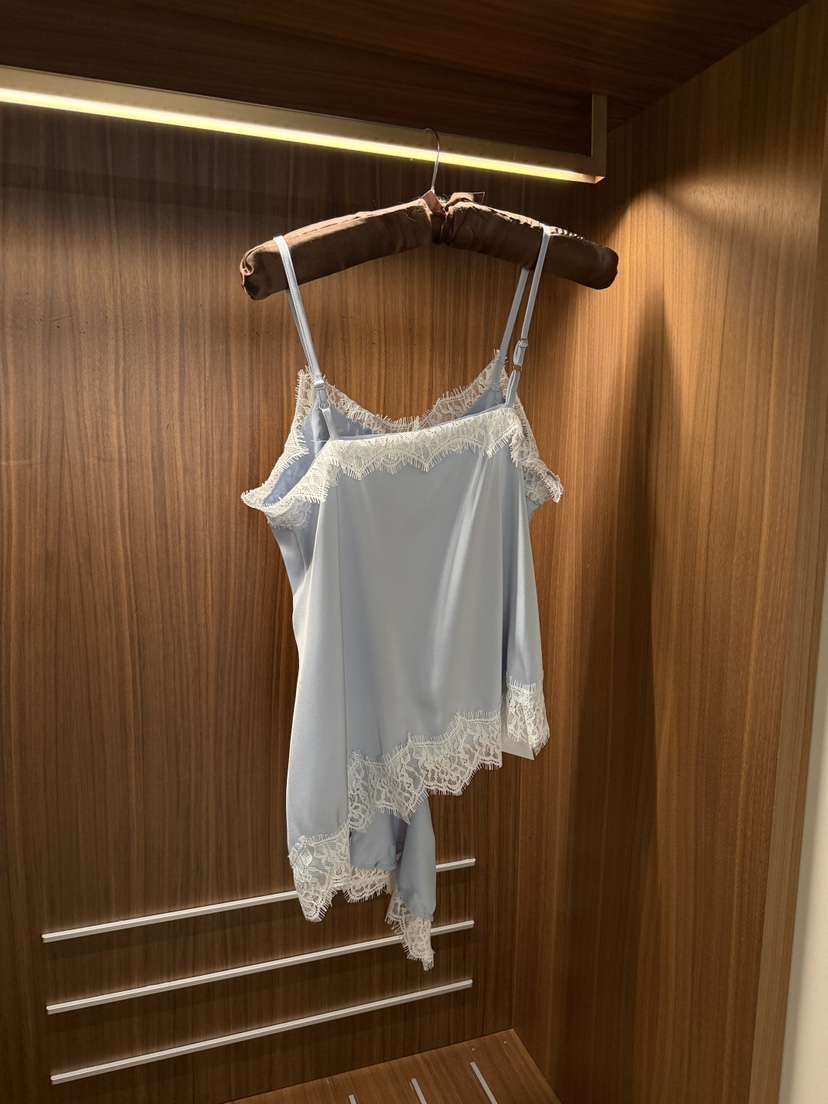 OURWAVE/OUR ROOM韓國直郵女裝新款時尚吊帶背心蕾絲緞面Our Wave/Our Room吊帶/背心