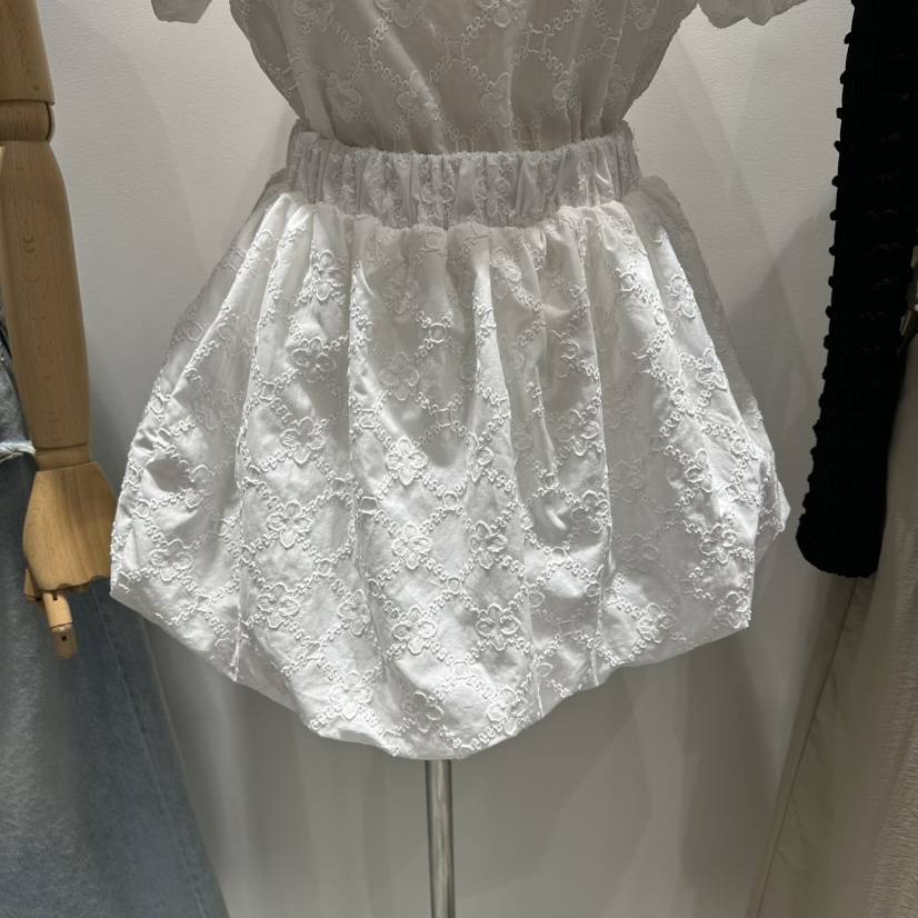 BAIE.38韓國直郵實拍女裝新款推薦熱賣時尚職業裙褲提花BAIE.38裙褲