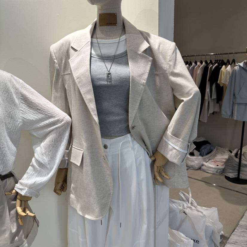 AT THE END韓國直郵實拍女裝新款休閑人氣時尚推薦夾克AT THE END夾克