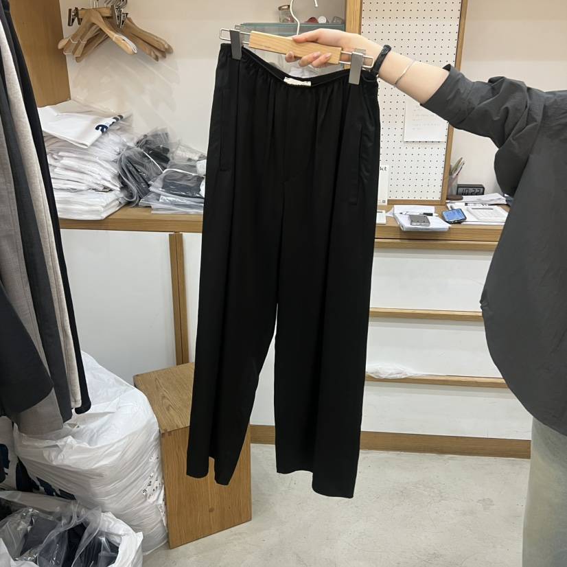 ARCHITEKT韓國東大門直郵女士新款熱賣推薦26春夏休閑褲緞面ARCHITEKT休閑褲