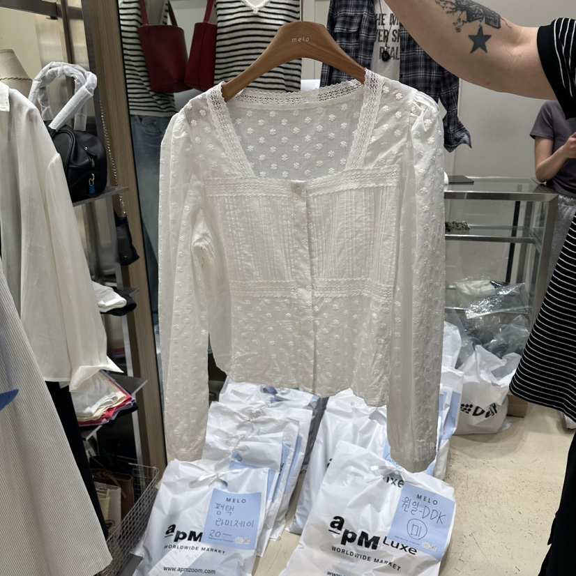 MELO韓國代購女裝新品休閑熱賣26夏季26春夏人氣襯衫蕾絲衫MELO襯衫/蕾絲衫