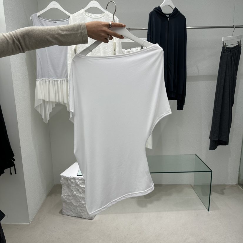 NEUTER東大門直郵女裝新款人氣熱賣真品時尚推薦T恤不含腰帶NEUTERT恤