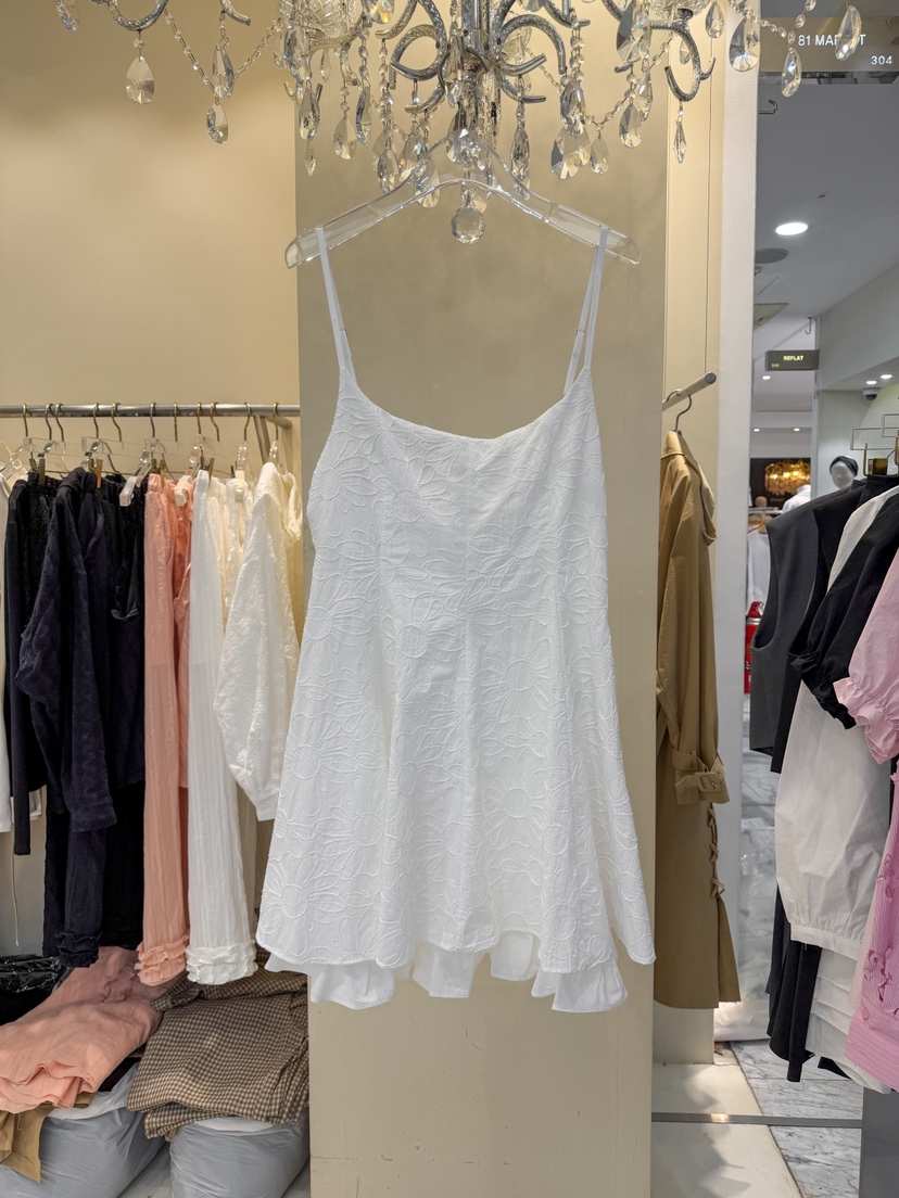 81 MARKET-L韓國代購女裝新款26春夏推薦人氣休閑連衣裙81 MARKET-L連衣裙