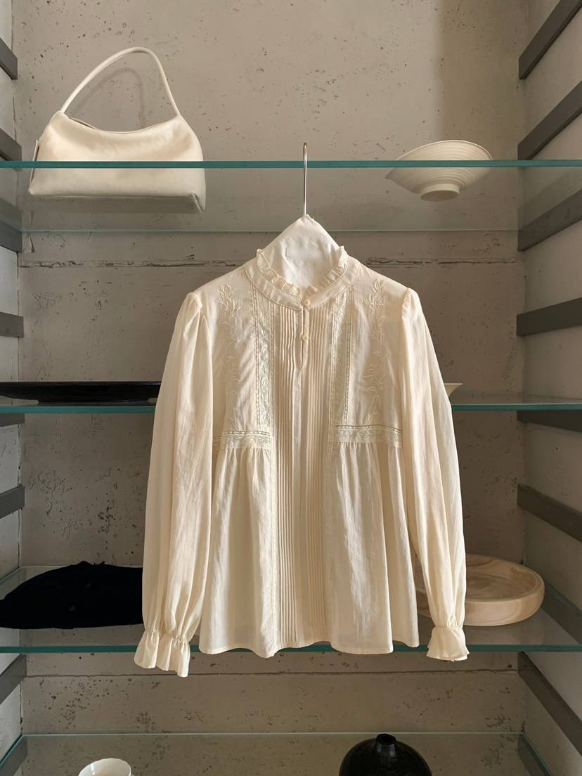 HER/PLAYLIST韓國直郵女裝新款人氣26春夏襯衫蕾絲衫刺繡HER/PLAYLIST襯衫/蕾絲衫