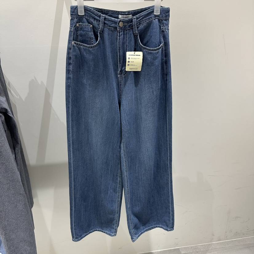 LOW MOMENT韓國東大門代購女裝新款時尚人氣推薦職業牛仔褲LOW MOMENT牛仔褲