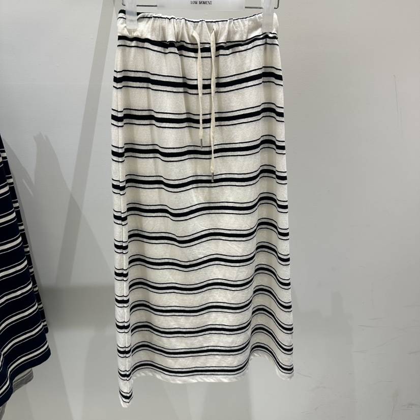 LOW MOMENT韓國直郵實拍女士新品時尚職業26春夏26夏季長裙LOW MOMENT長裙