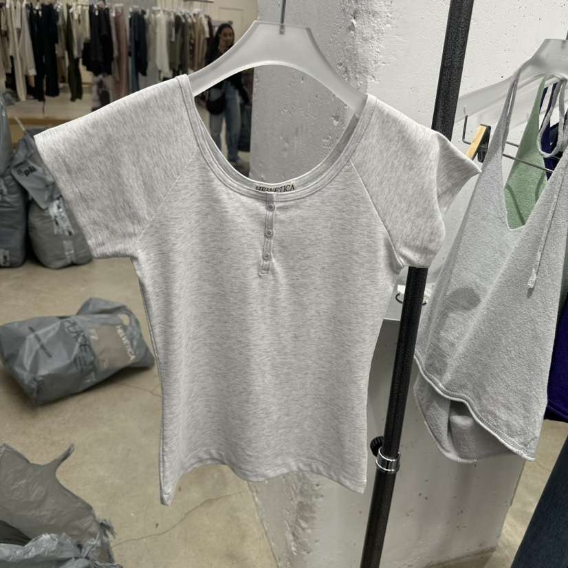 HELVETICA東大門實拍女士新品真品人氣熱賣職業T恤紐扣羅紋HELVETICAT恤