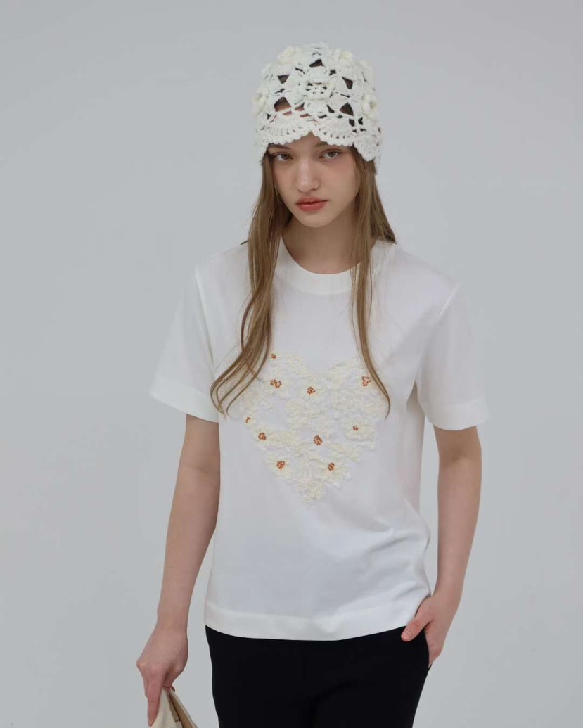 GENTLE B/LOVENTINA韓國直郵女士新品時尚T恤不含內搭刺繡花朵GENTLE B/LOVENTINAT恤