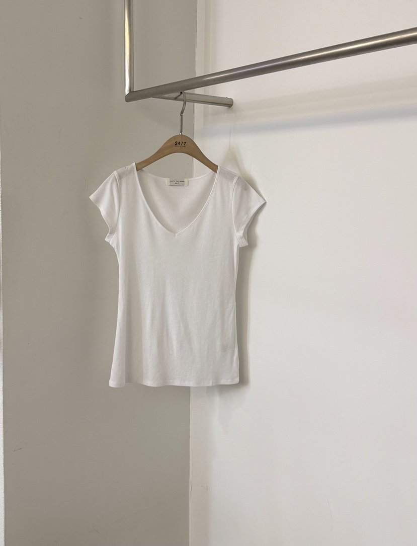 TWENTY FOUR SEVEN24-7韓國東大門直郵女裝新品26夏季T恤V領深VTEWNTY FOUR SEVEN24-7T恤