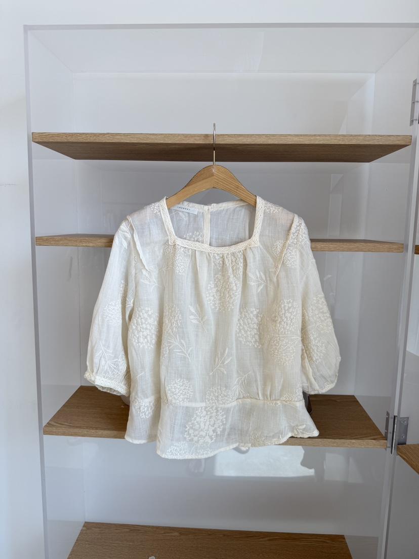 LAUNDRY韓國代購女裝新款推薦熱賣職業26夏季襯衫蕾絲衫刺繡LAUNDRY襯衫/蕾絲衫