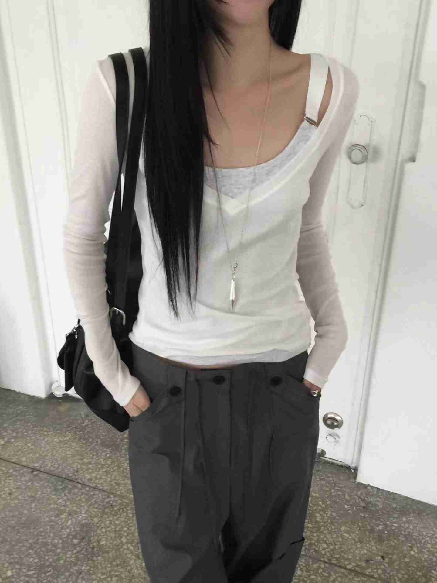 NWEOL韓國直郵女裝新品休閑熱賣職業人氣長袖T恤不含內搭深VNWEOL長袖T恤