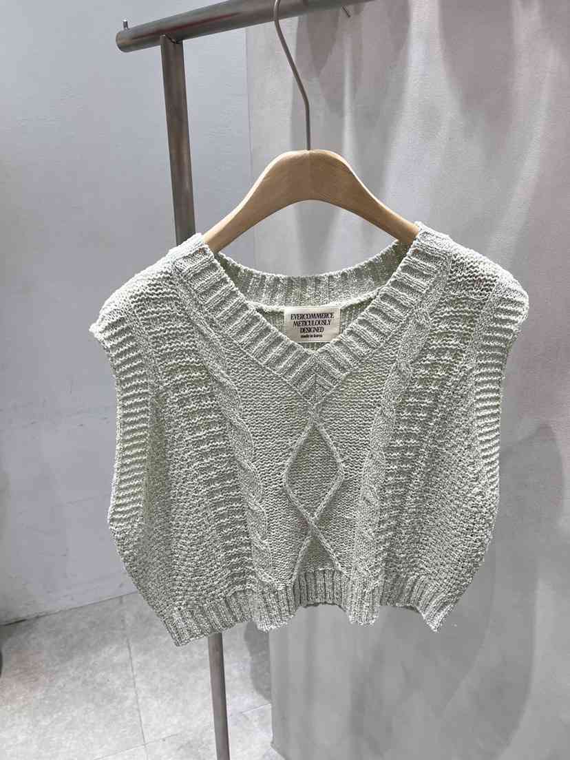 EVERCOMMERCE METICULOUSLY DESIGNED韓國直郵實拍女裝新品休閑吊帶背心絨EVERCOMMERCE METICULOUSLY DESIGNED吊帶/背心