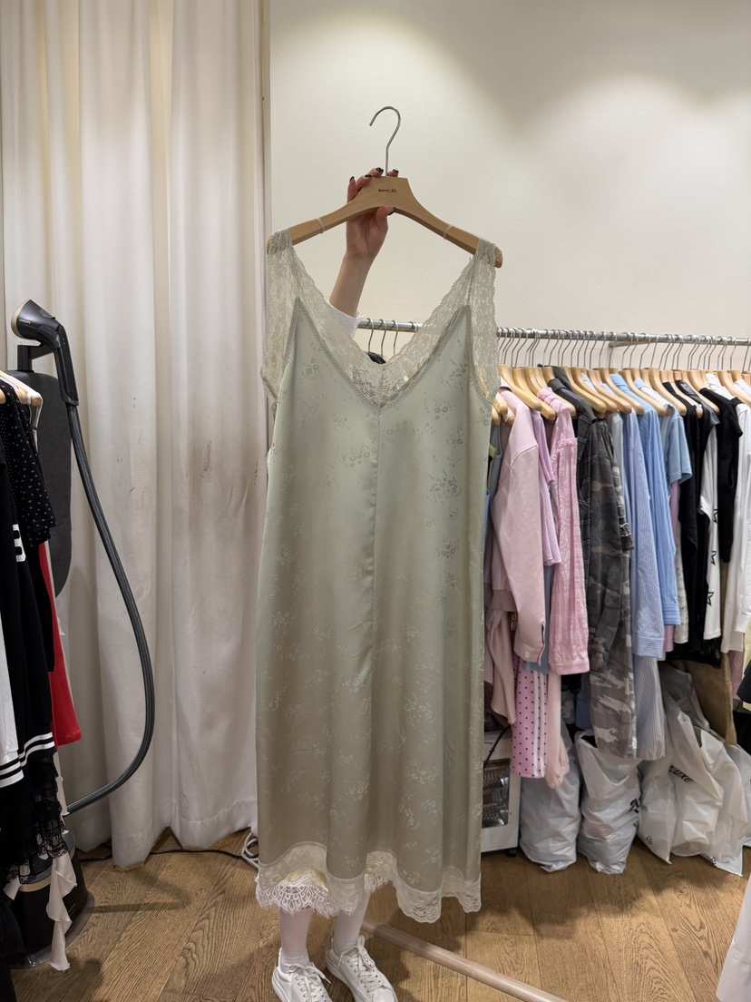 AUVERFIT韓國直郵女裝新品26春夏休閑26夏季連衣裙吊帶裙長款AUVERFIT連衣裙