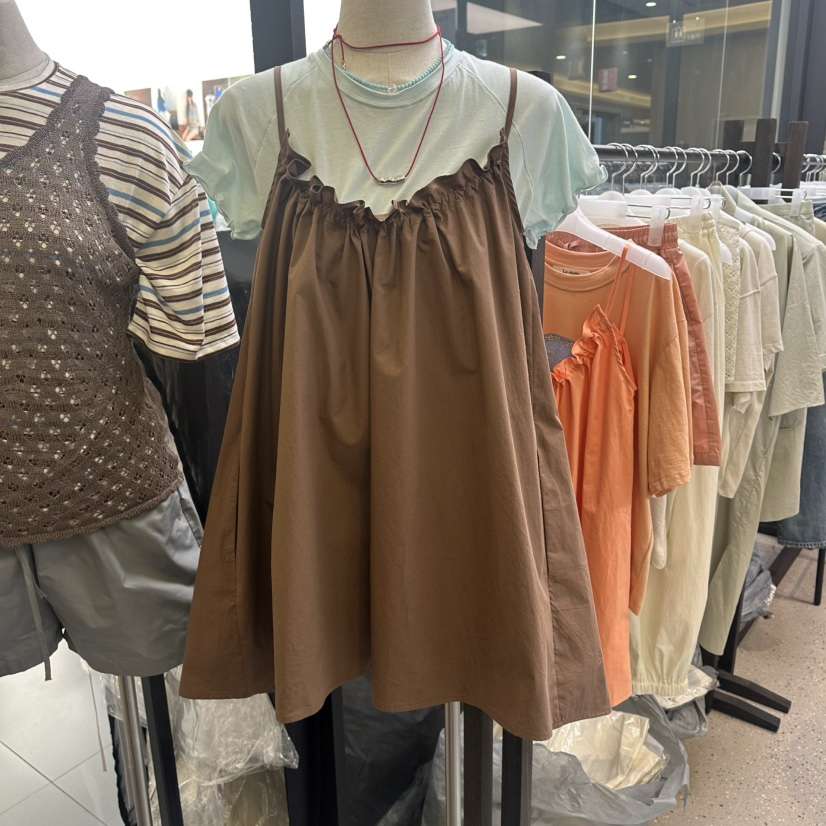 LE ETOILE韓國直郵女士新品時尚推薦連衣裙不含內搭褶皺Le etoile連衣裙