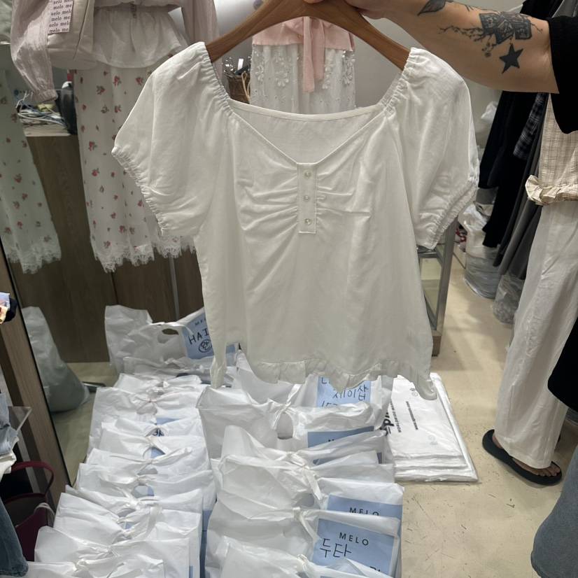MELO韓國直郵女裝新款26夏季時尚職業推薦襯衫蕾絲衫荷葉邊MELO襯衫/蕾絲衫