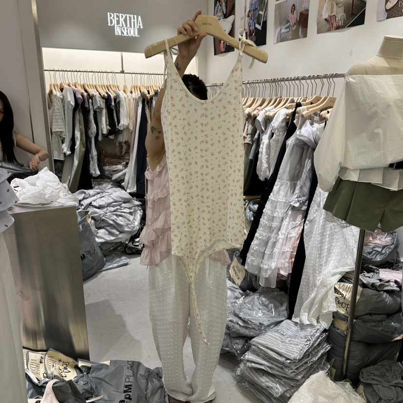 BERTHA韓國東大門代購女士新款26春夏休閑吊帶背心花朵緞BERTHA吊帶/背心