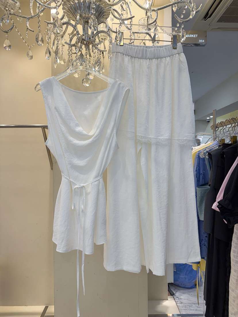 81 MARKET-L韓國直郵實拍女士新品時尚熱賣人氣休閑套裝81 MARKET-L套裝