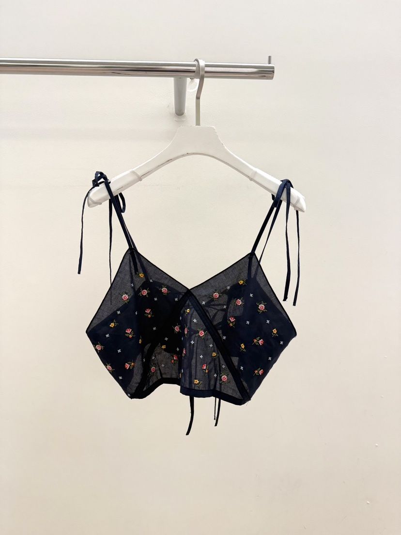 PEBBLE東大門實拍韓國女士新品時尚26夏季吊帶背心刺繡圍巾PEBBLE吊帶/背心