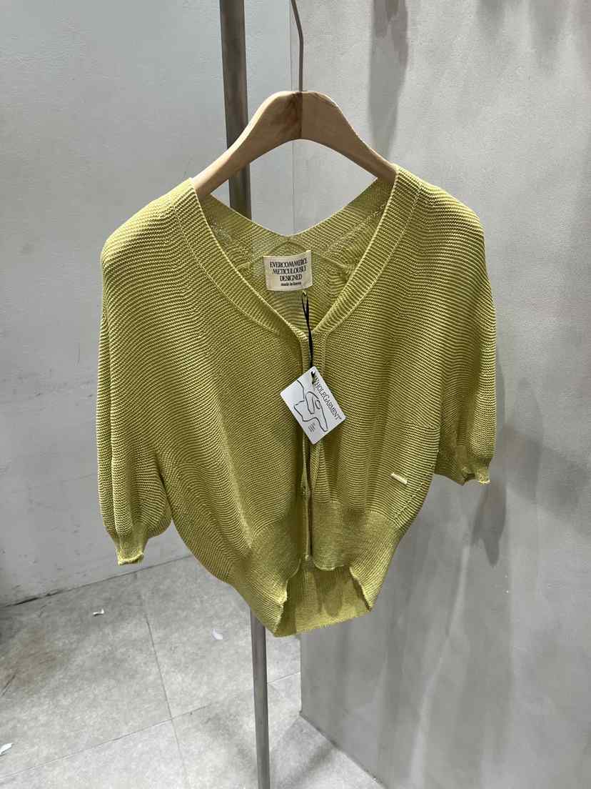EVERCOMMERCE METICULOUSLY DESIGNED韓國直郵實拍女裝新品熱賣針織衫EVERCOMMERCE METICULOUSLY DESIGNED針織衫