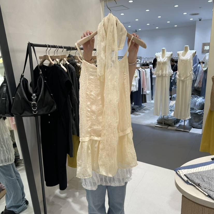 AURA韓國直郵女裝新款時尚推薦人氣職業26夏季連衣裙含圍巾Au ra連衣裙