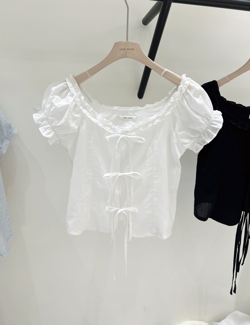 LOVE ROSIE韓國代購女裝新品人氣襯衫蕾絲衫泡泡袖荷葉邊LOVE ROSIE襯衫/蕾絲衫