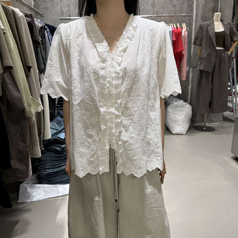 JUNI韓國直郵女士新品推薦時尚人氣26夏季熱賣襯衫蕾絲衫Lmy juni襯衫/蕾絲衫