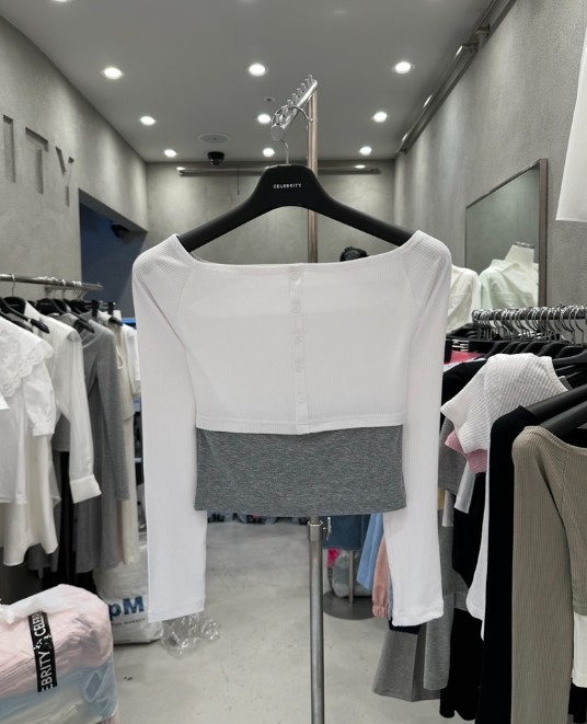 CELEBRITY-A韓國東大門代購女裝新品26夏季26春夏長袖T恤打折CELEBRITY-A長袖T恤