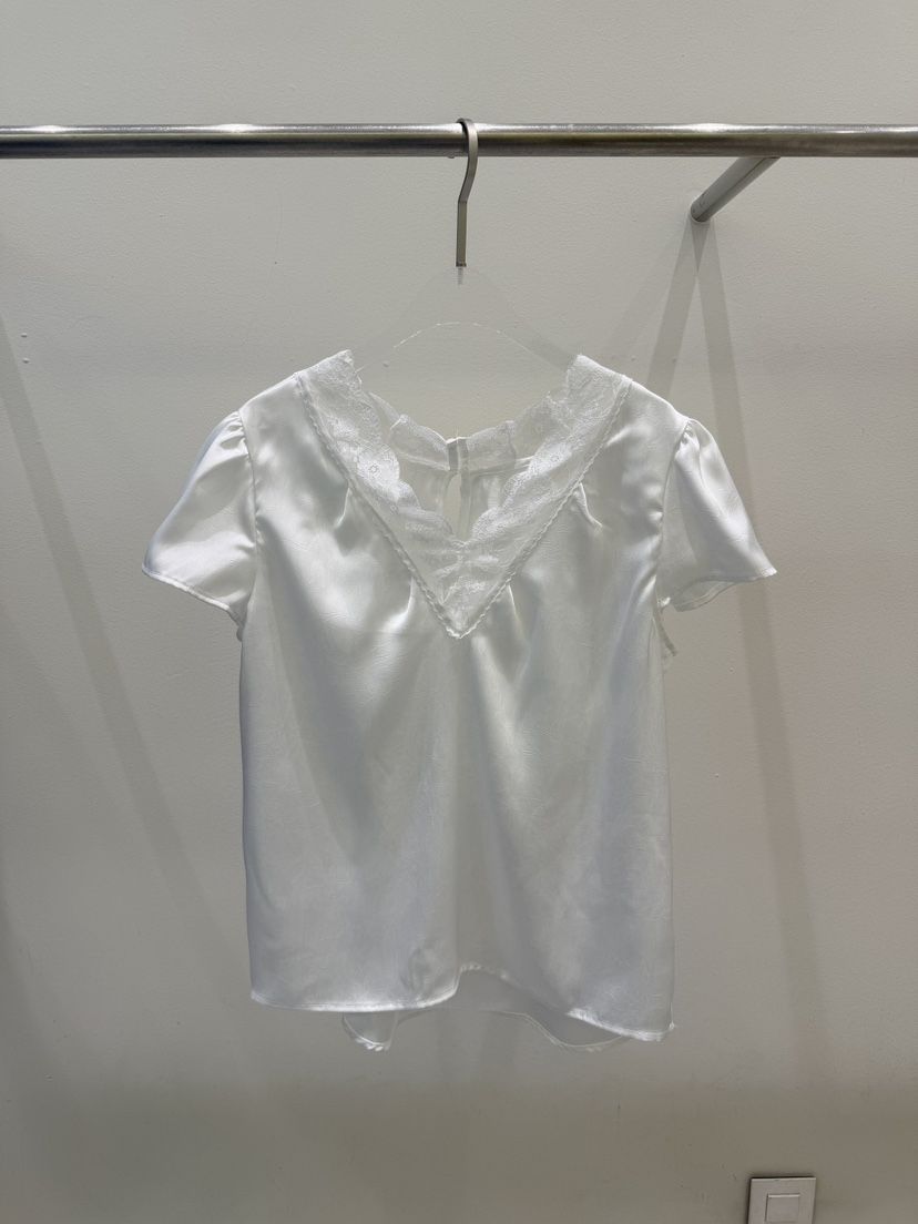 BLACK BIJOU韓國東大門直郵女士新品26夏季人氣襯衫蕾絲衫BLACK BIJOU襯衫/蕾絲衫
