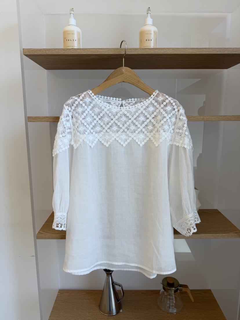 LAUNDRY韓國直郵女裝新品熱賣26夏季時尚襯衫蕾絲衫刺繡蕾絲LAUNDRY襯衫/蕾絲衫